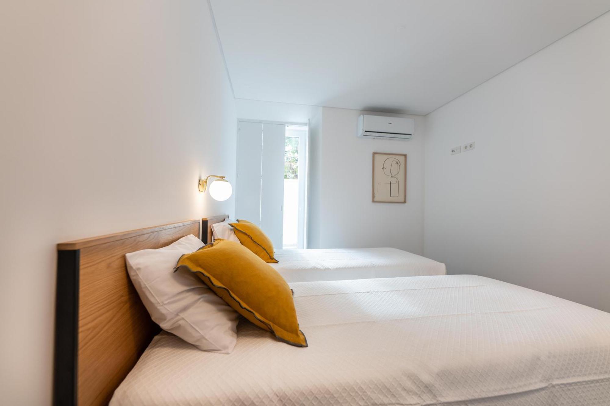 Brum Design Apartments ปอนตาเดลกาดา ภายนอก รูปภาพ